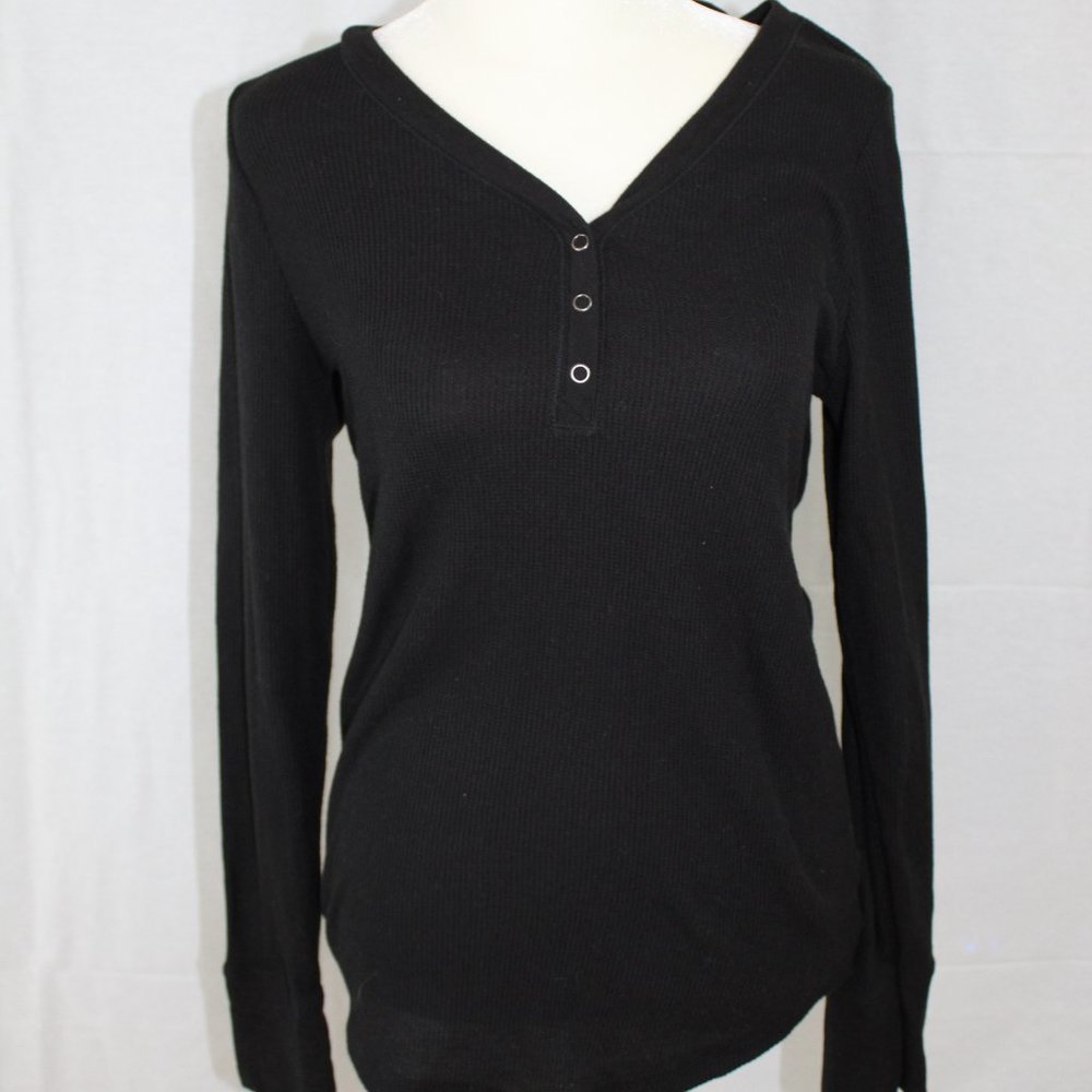 Black ribbed v neck top
